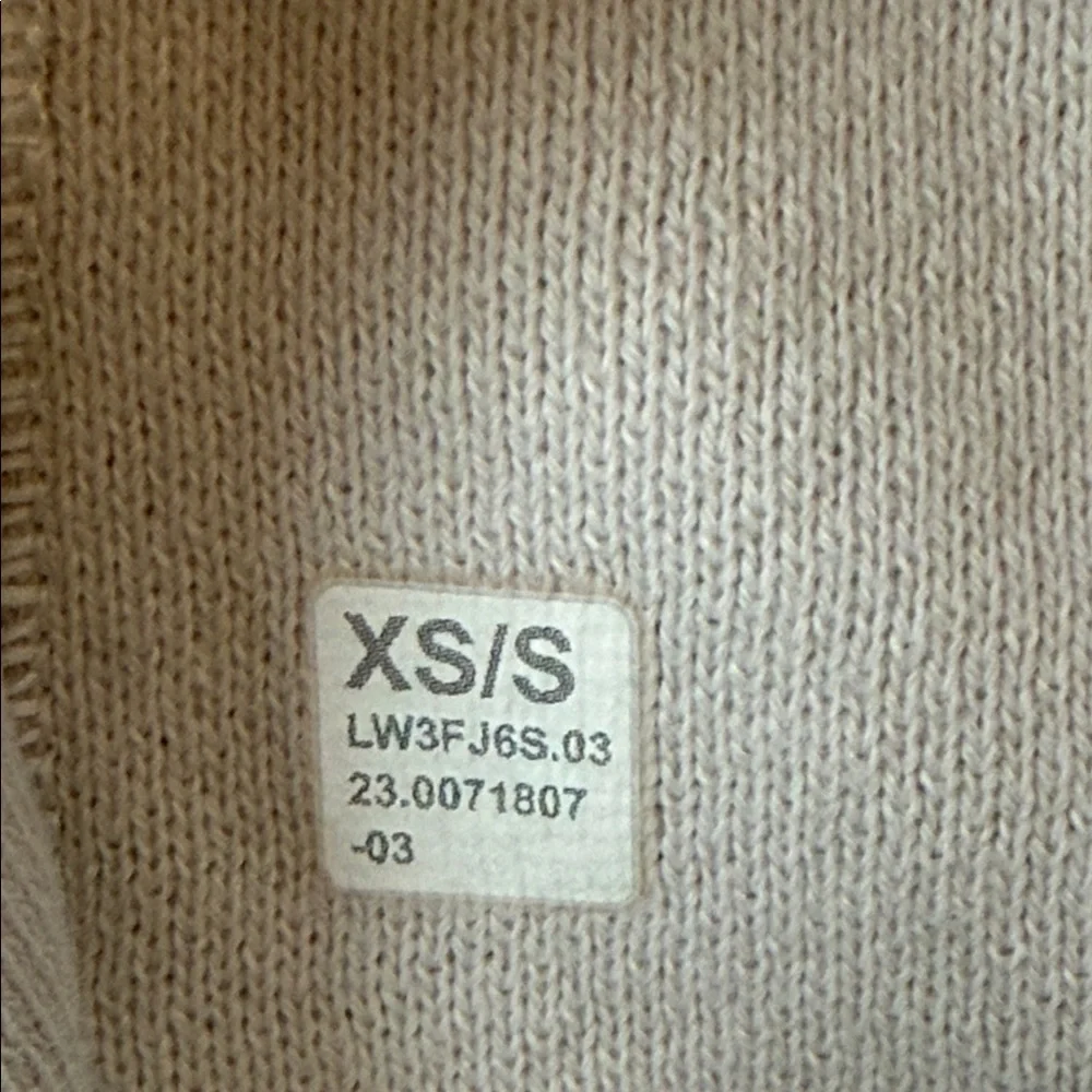 Lululemon x Peloton Scuba Oversized Funnel Neck Half Zip color is Bone size XS/S - Picture 5 of 14